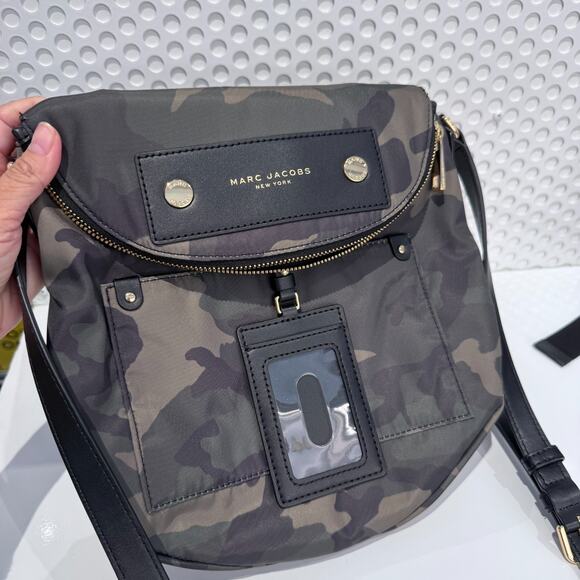 Best Price‼️Marc Jacobs Preppy Natasha Nylon Crossbody 4S5HSMS034H02 Unisex - Picture 8 of 14